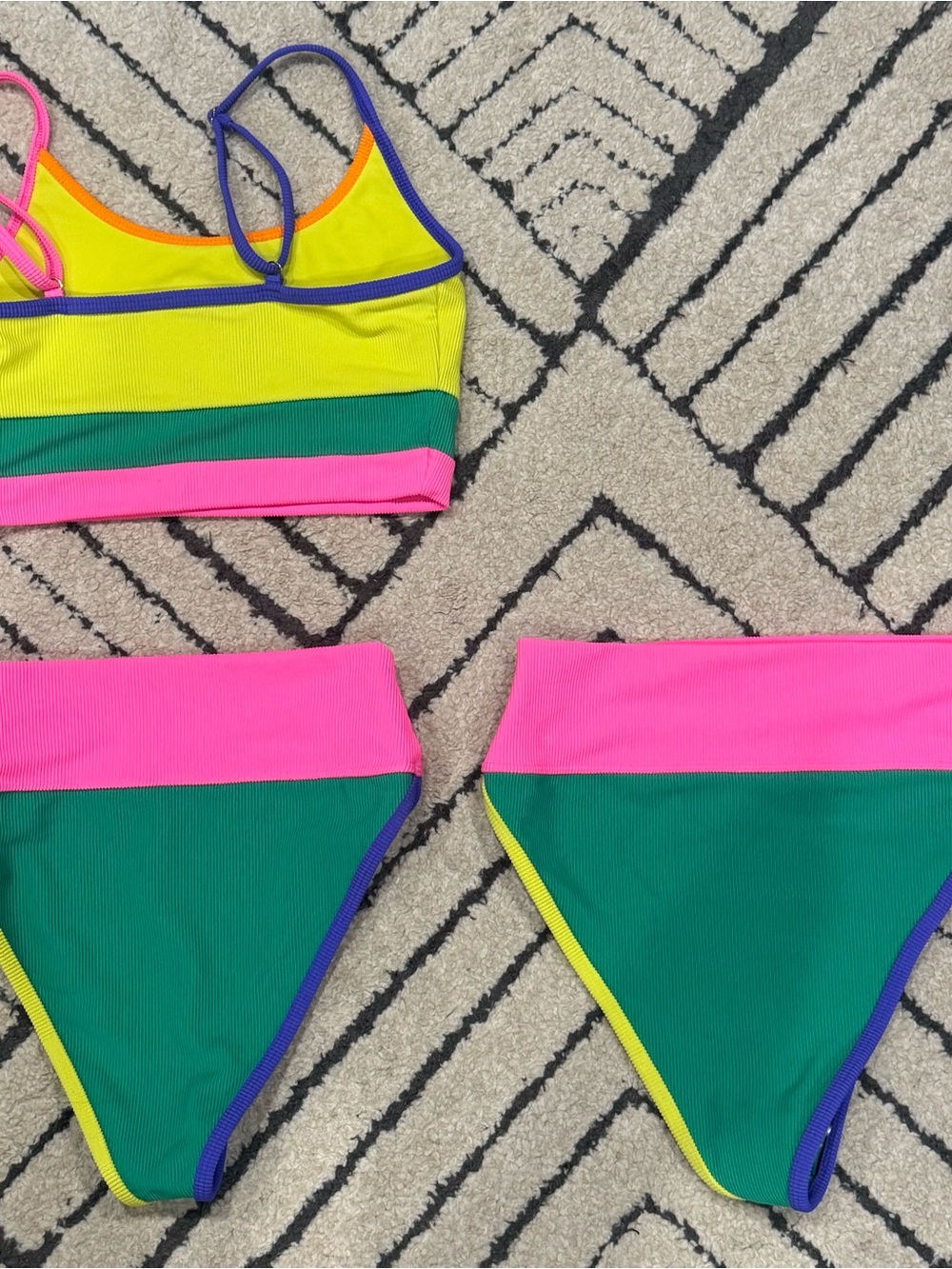 Beach Riot Bikini Size M - Picture 2 of 2